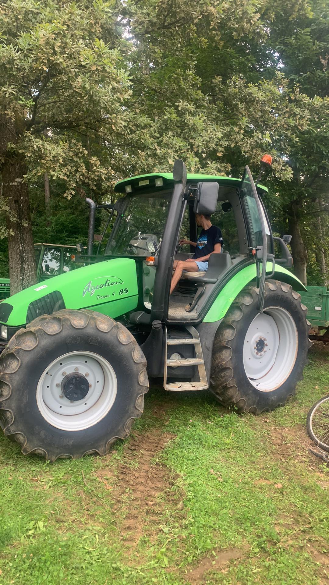 Deutz-Fahr traktor – transport materiala in zemeljska dela Črnomelj